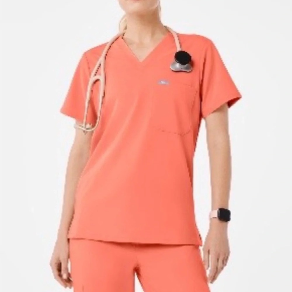 Figs Sunset Drift Catrina One Pocket Top